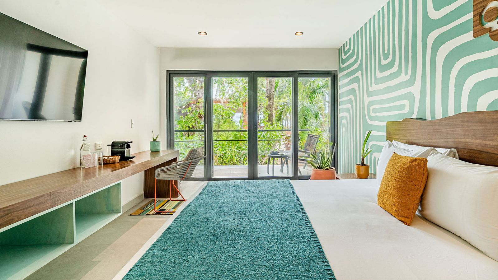 Jungle room surrounded by greenery