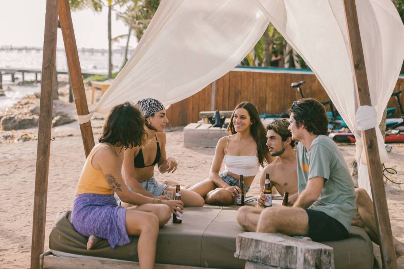 The secrets to meet new people in your vacations