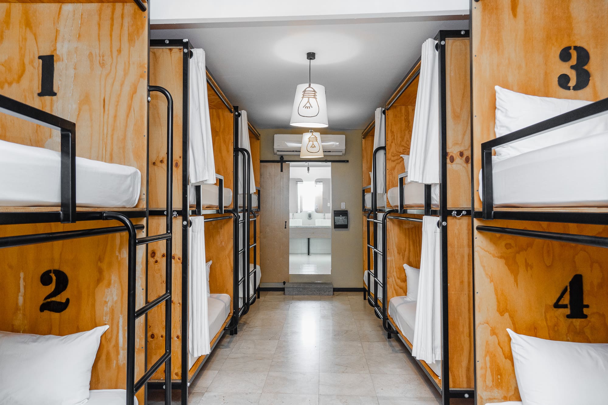6-Bed Mixed Dorm — photo 4