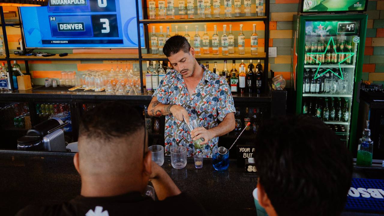 MIXOLOGY CLASS